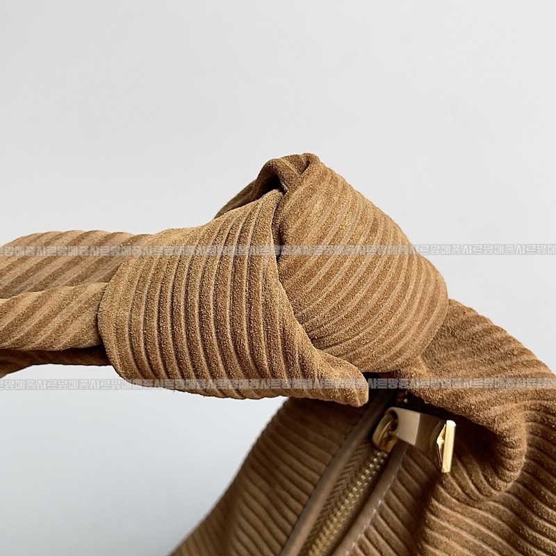 보테가베네타조디백미디움 20260213-165350-004루.jpg