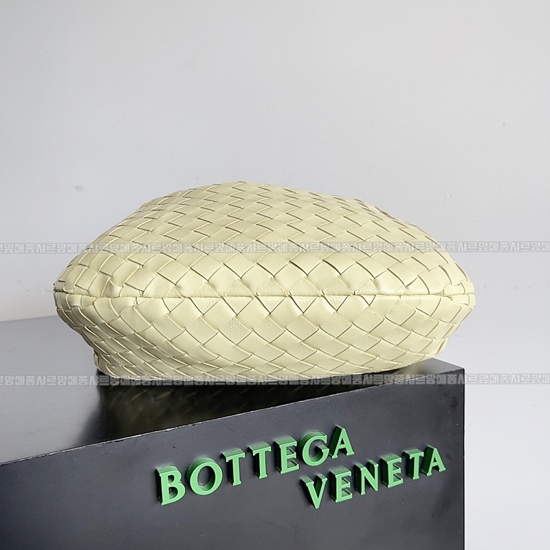 보테가베네타조디백미디움 20260213-170108-003루.jpg