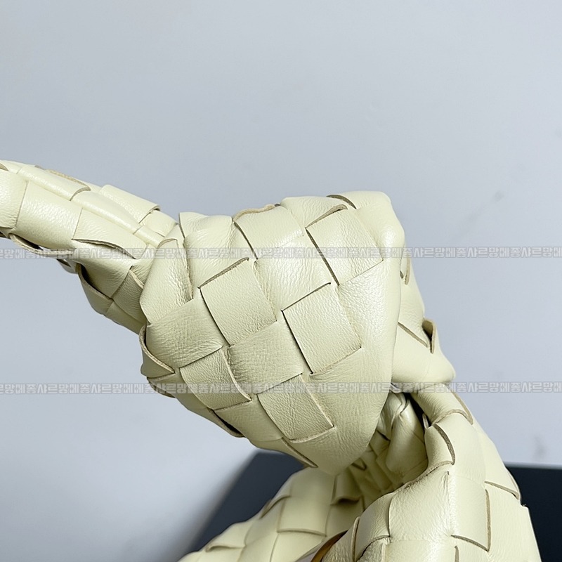 보테가베네타조디백미디움 20260213-170108-005루.jpg