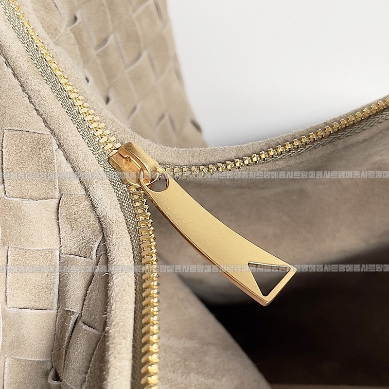 보테가베네타조디백미디움 20260213-170558-008루.jpg