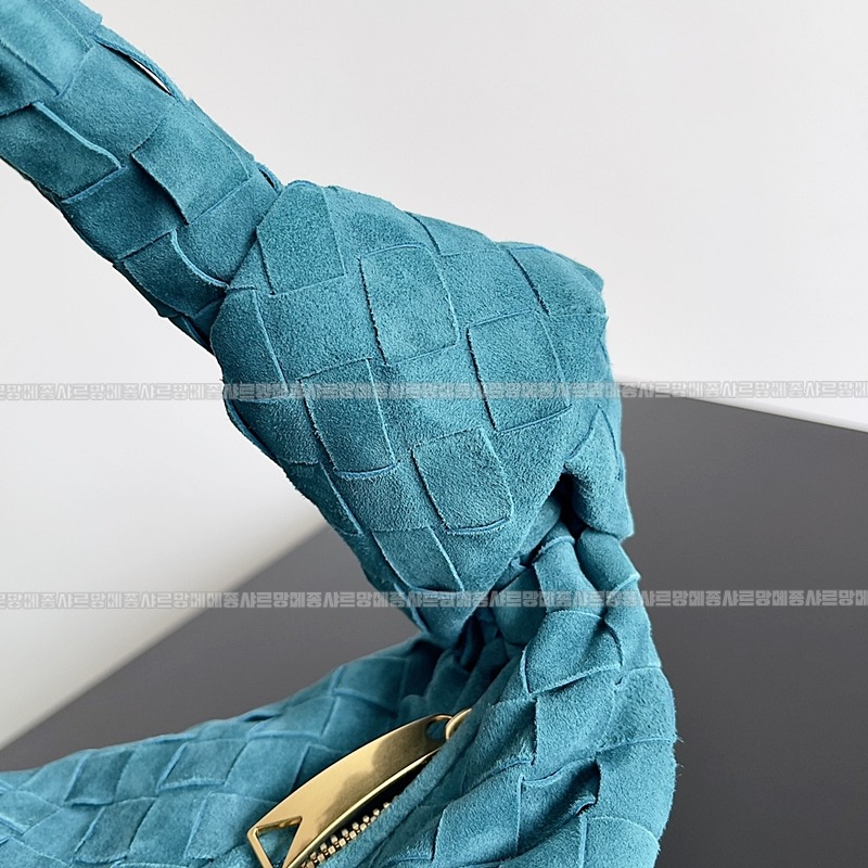 보테가베네타조디백미디움 wsxc1770997683474_4루.jpg