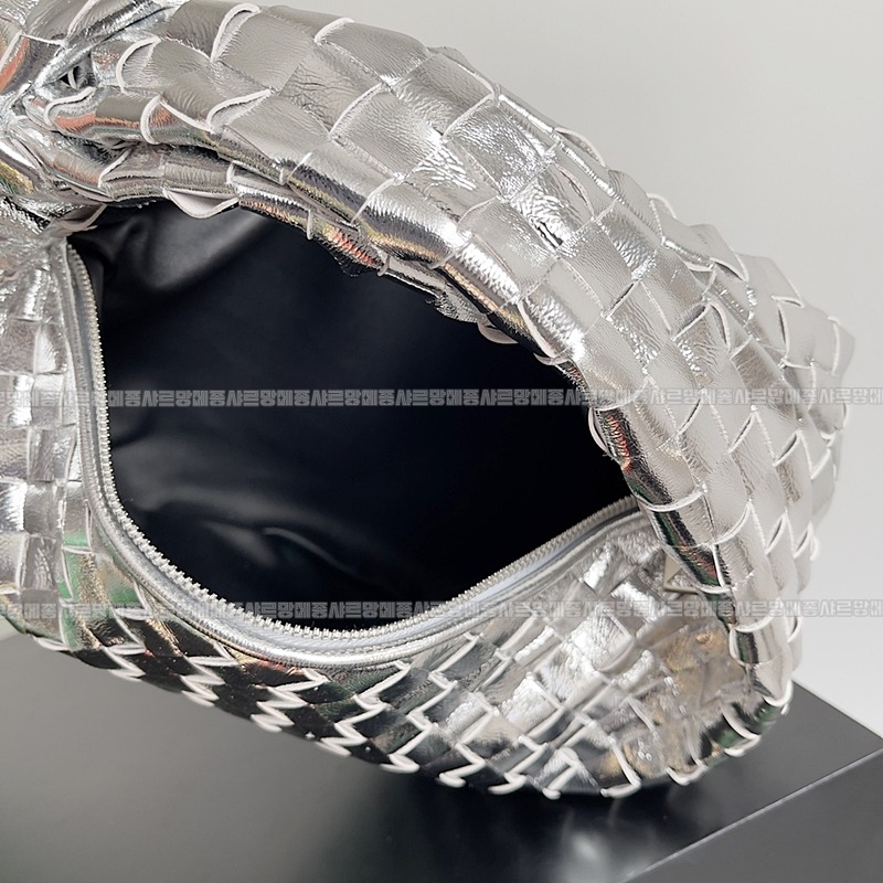 보테가베네타조디백미디움 wsxc1770997689617_8루.jpg