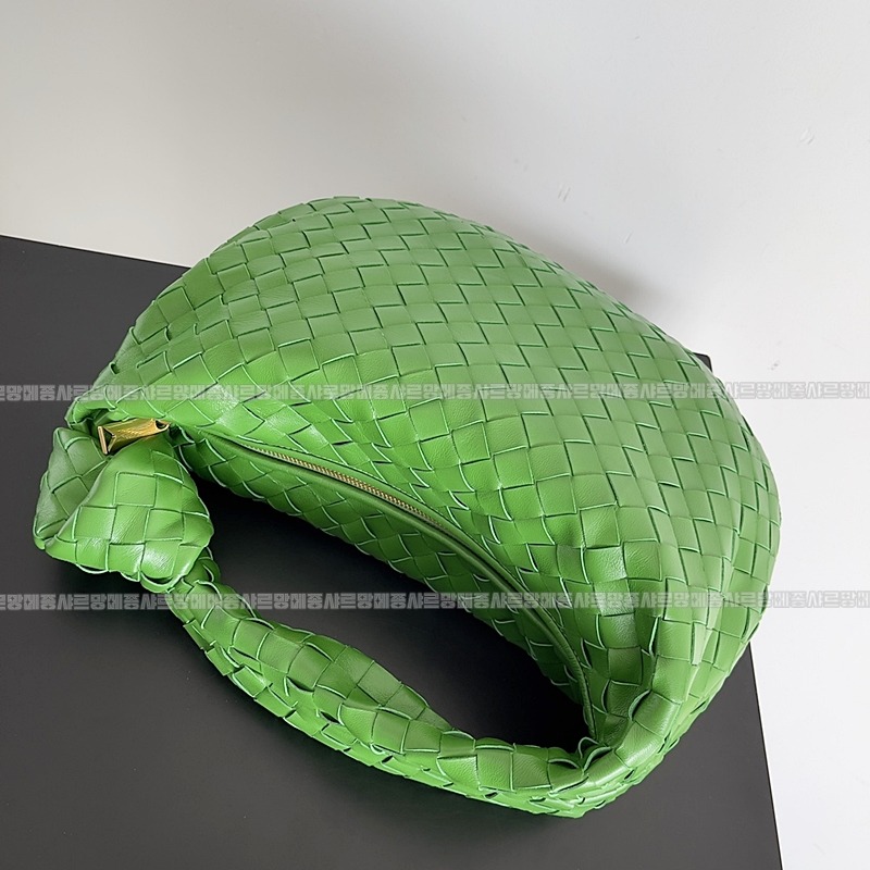 보테가베네타조디백미디움 wsxc1770997691950_4루.jpg