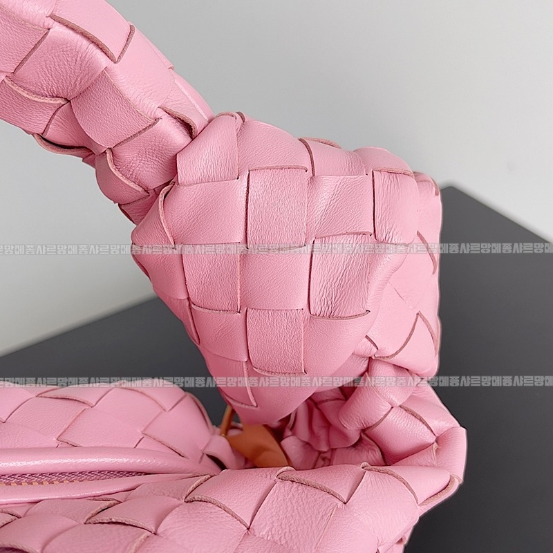 보테가베네타조디백미디움 wsxc1770997699250_2루.jpg