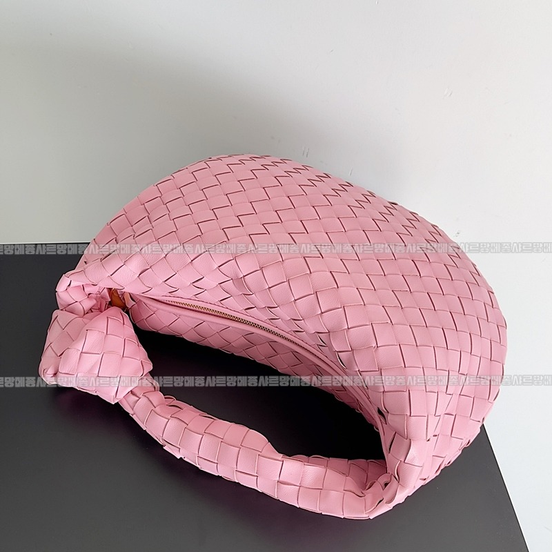 보테가베네타조디백미디움 wsxc1770997699250_1루.jpg