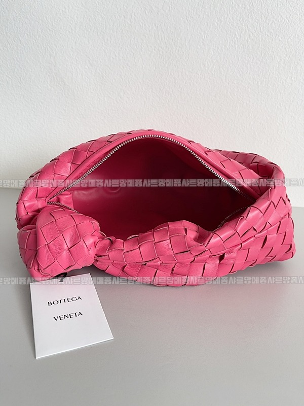 보테가베네타조디백미디움 wsxc1770997705374_4루.jpg