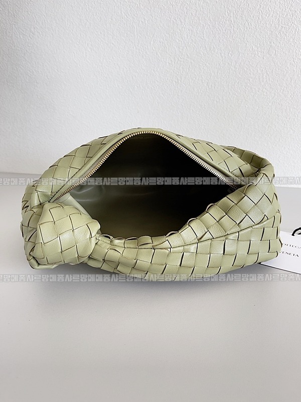 보테가베네타조디백미디움 wsxc1770997706506_6루.jpg