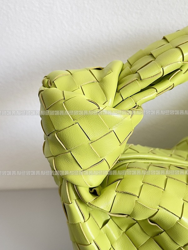 보테가베네타조디백미디움 wsxc1770997729779_1루.jpg