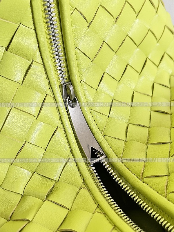 보테가베네타조디백미디움 wsxc1770997729815_5루.jpg