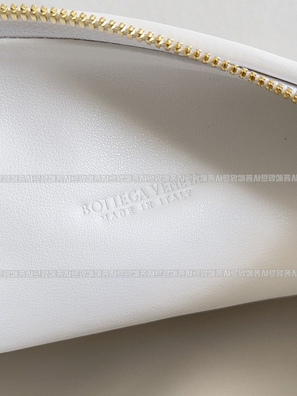 보테가베네타조디백미디움 wsxc1770997736188_7루.jpg