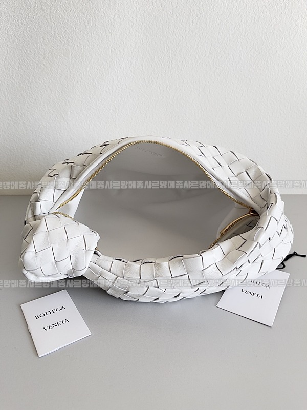 보테가베네타조디백미디움 wsxc1770997736190_8루.jpg