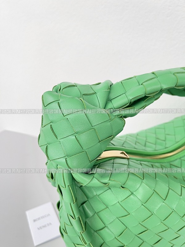 보테가베네타조디백미디움 wsxc1770997737575_2루.jpg