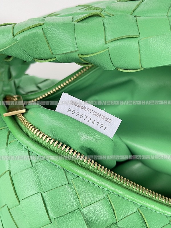 보테가베네타조디백미디움 wsxc1770997737976_7루.jpg