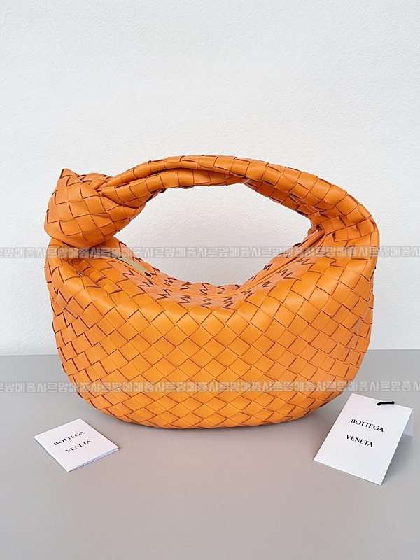 보테가베네타조디백미디움 wsxc1770997739535_0루.jpg