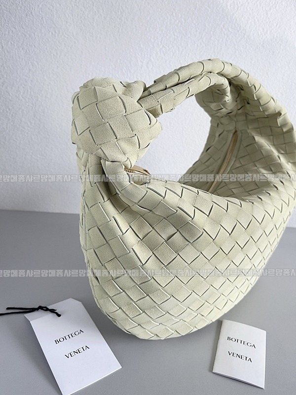 보테가베네타조디백미디움 wsxc1770997748015_1루.jpg