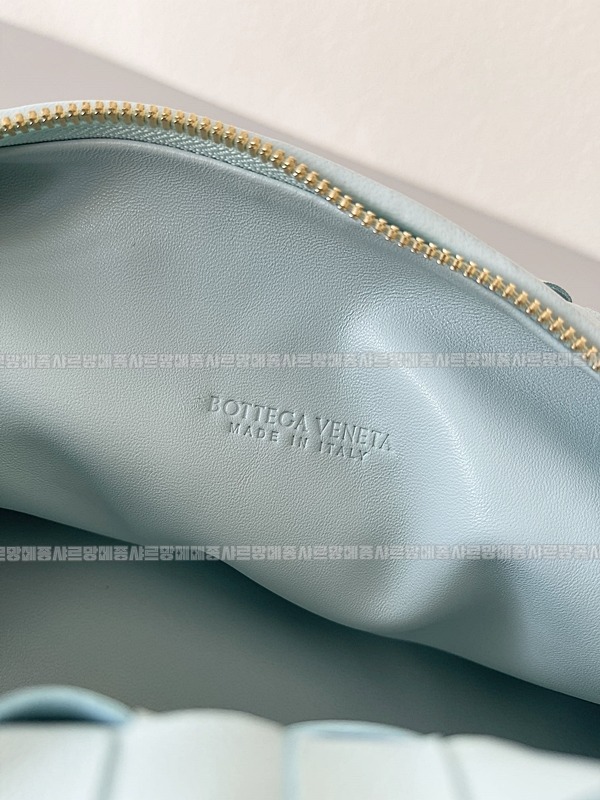 보테가베네타조디백미디움 wsxc1770997753040_7루.jpg