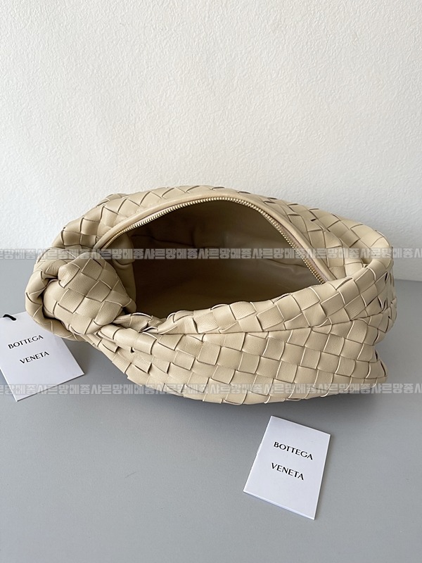 보테가베네타조디백미디움 wsxc1770997754640_8루.jpg