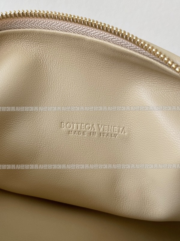 보테가베네타조디백미디움 wsxc1770997754633_7루.jpg