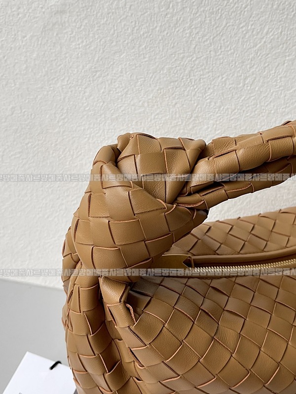 보테가베네타조디백미디움 wsxc1770997764615_2루.jpg