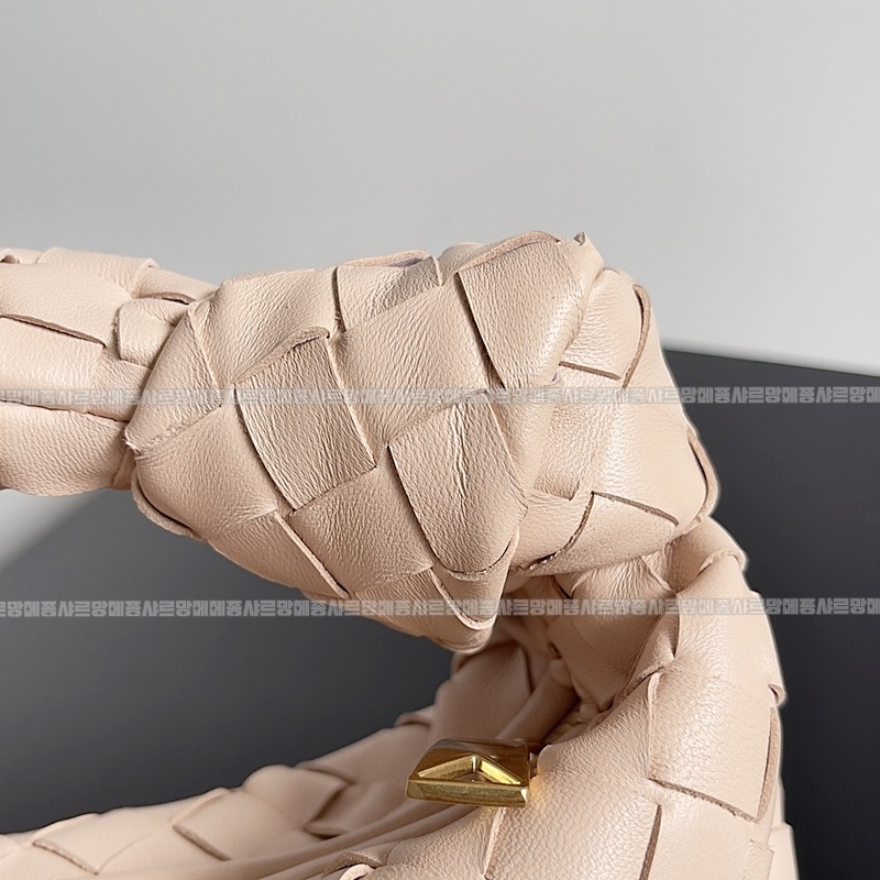 보테가베네타호보스몰 20260214-125142-005루.jpg