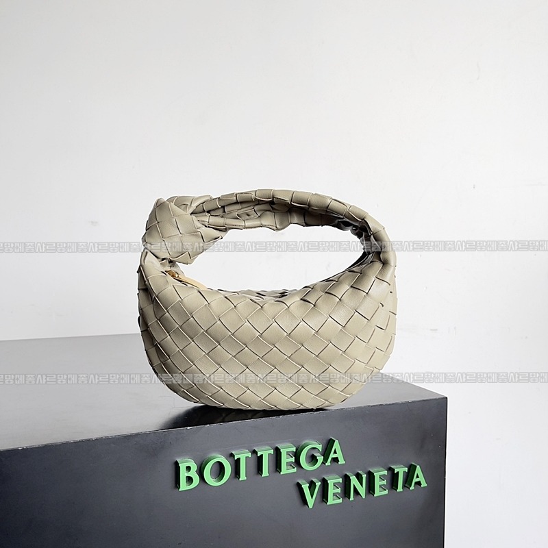 보테가베네타호보스몰 20260214-132409-001루.jpg