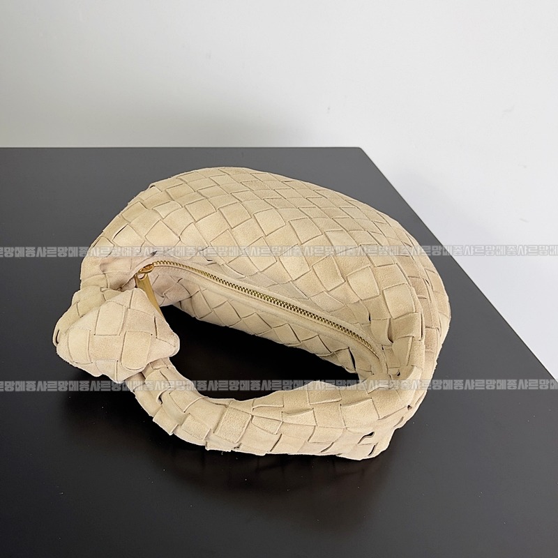 보테가베네타호보스몰 20260214-133035-002루.jpg