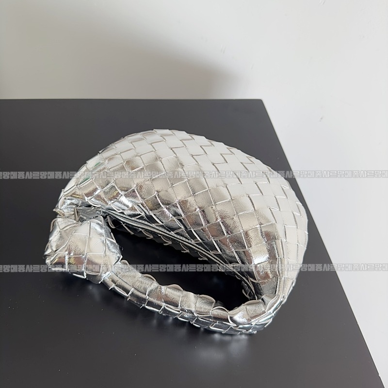 보테가베네타호보스몰 20260214-141730-003루.jpg