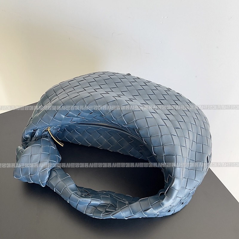 보테가베네타호보스몰 20260214-142122-003루.jpg