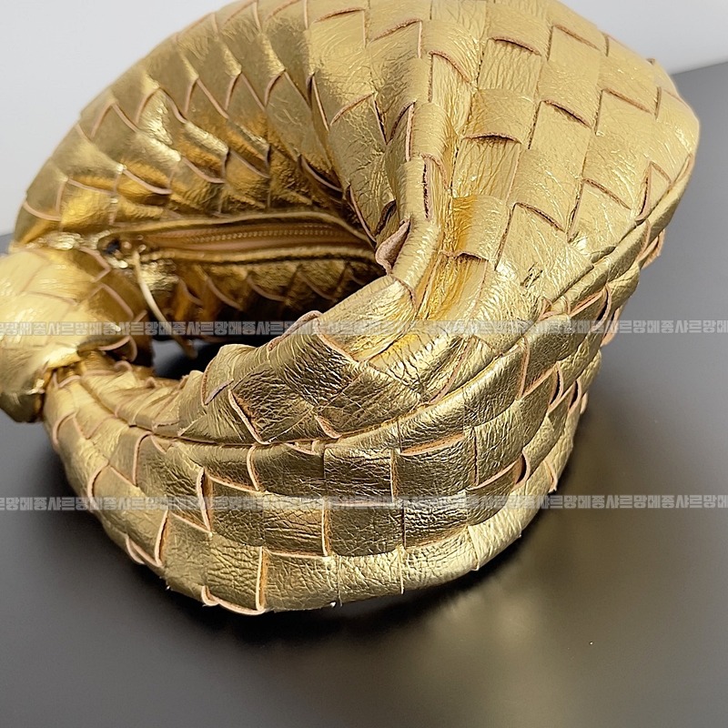 보테가베네타호보스몰 20260214-142623-004루.jpg