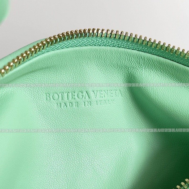 보테가베네타호보스몰 20260214-145647-008루.jpg