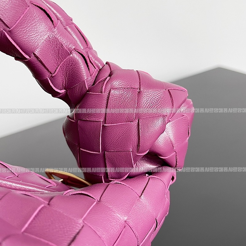 보테가베네타호보스몰 20260214-152250-004루.jpg