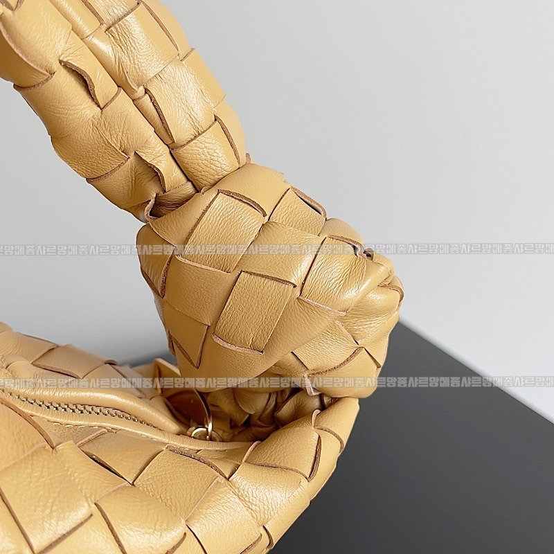 보테가베네타호보스몰 20260214-152927-003루.jpg