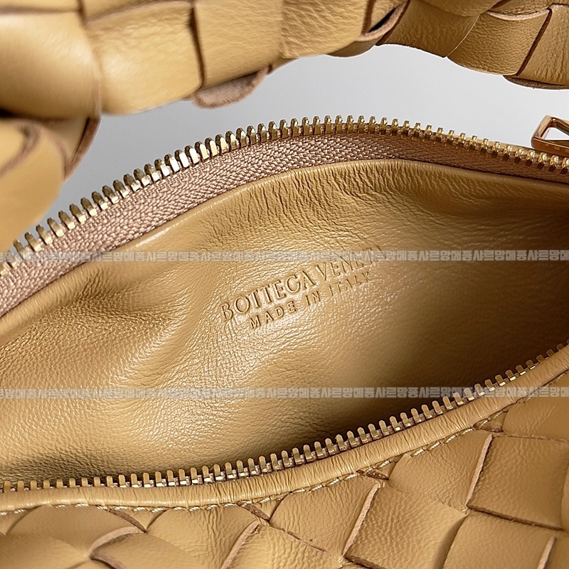 보테가베네타호보스몰 20260214-152928-008루.jpg