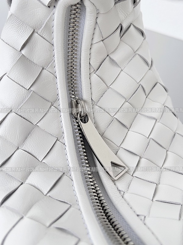 보테가베네타호보스몰 20260214-160205-006루.jpg