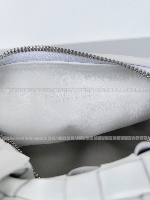 보테가베네타호보스몰 20260214-160205-007루.jpg