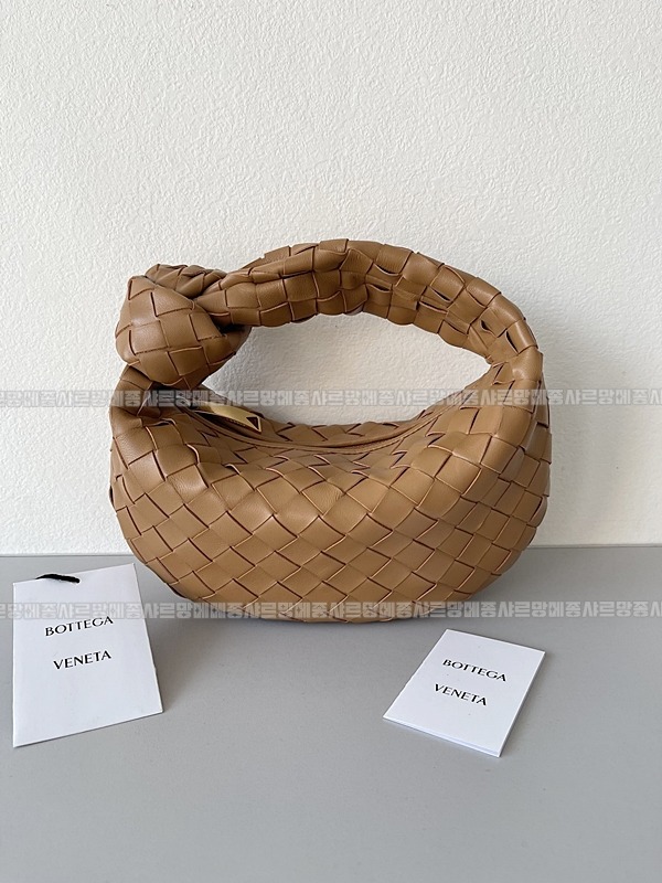 보테가베네타호보스몰 20260214-162140-001루.jpg