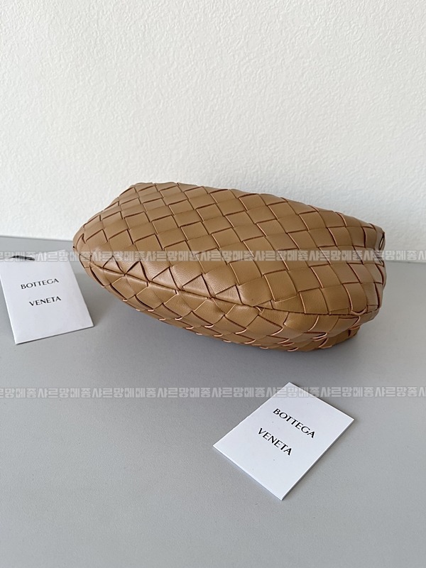 보테가베네타호보스몰 20260214-162140-003루.jpg