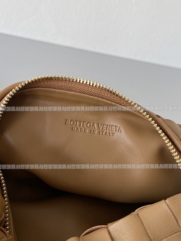 보테가베네타호보스몰 20260214-162141-008루.jpg