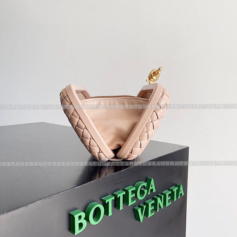 보테가베네타크노트백 20260214-163600-007루.jpg