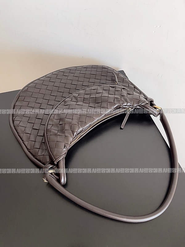 보테가베네타제멜리백 20260214-165815-004루.jpg