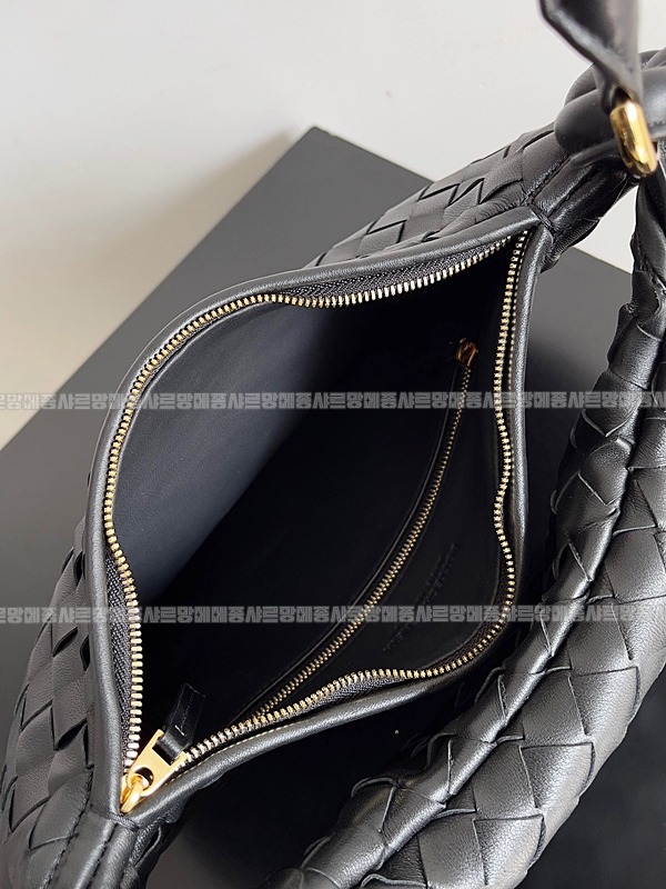 보테가베네타제멜리백 20260214-170207-009루.jpg