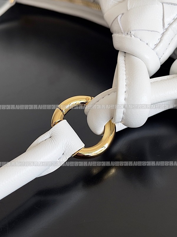 보테가베네타제멜리백 20260214-170844-006루.jpg