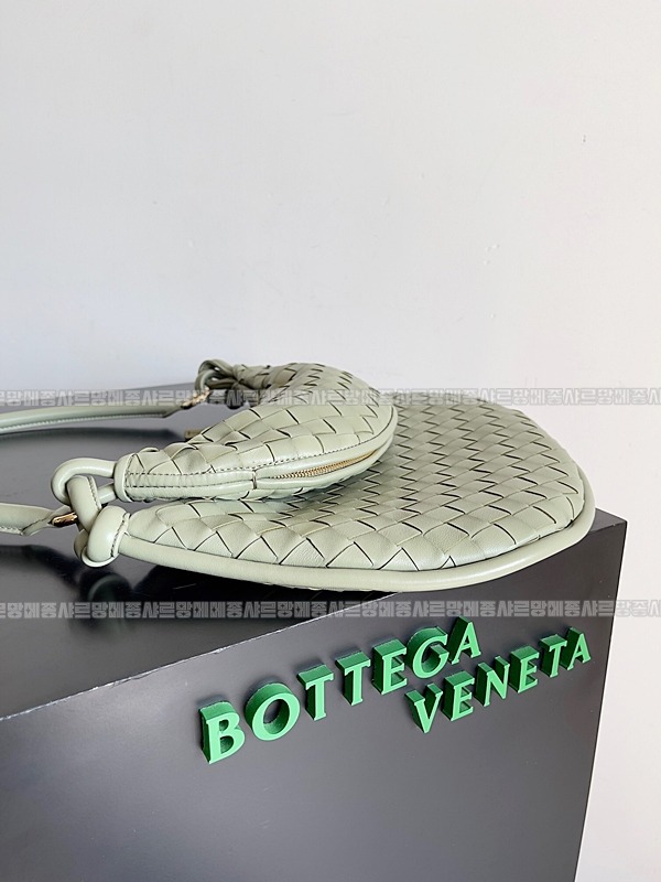 보테가베네타제멜리백 20260214-171052-004루.jpg