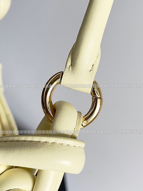 보테가베네타제멜리백 20260214-171713-002루.jpg