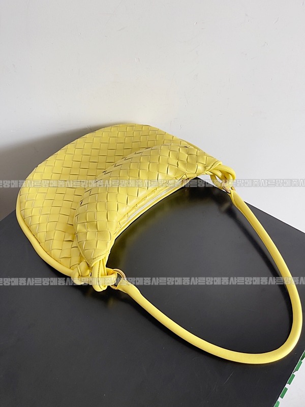 보테가베네타제멜리백 20260214-172044-006루.jpg