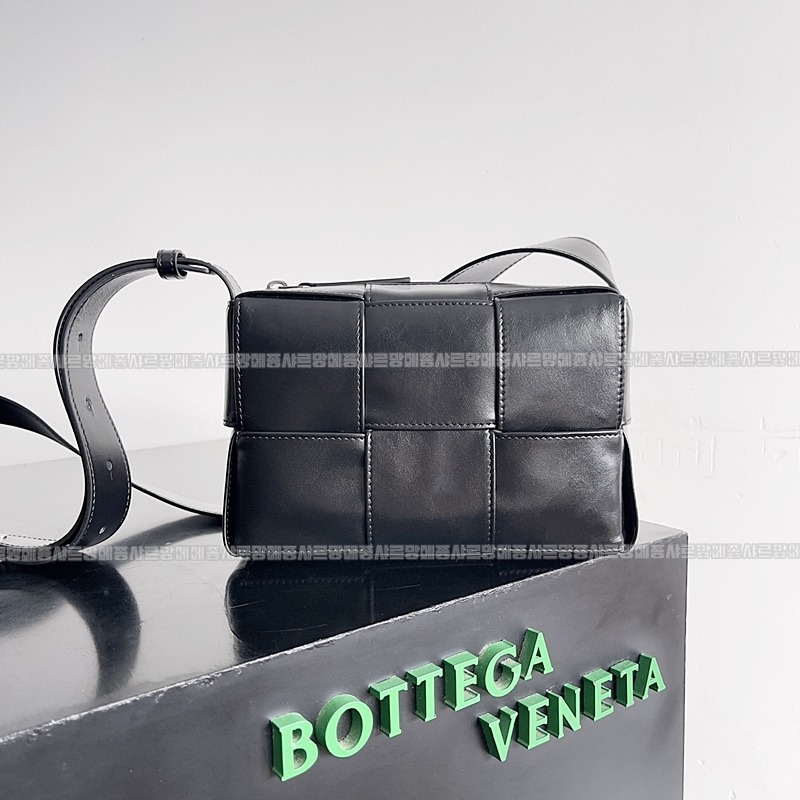 보테가베네타카세트백 20260215-100909-001루.jpg