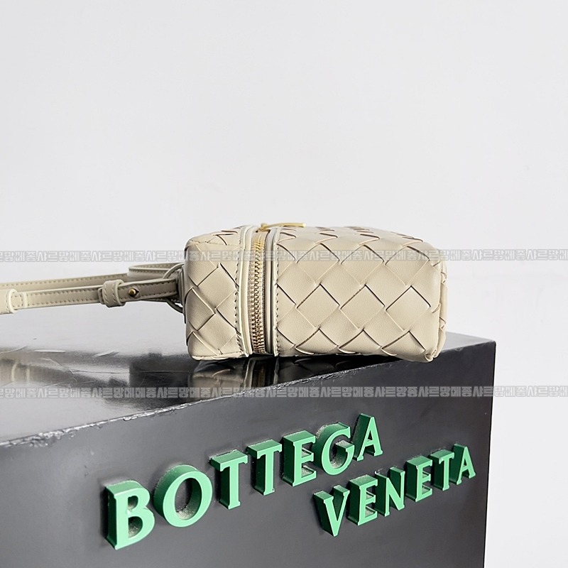 보테가베네타뱅뱅베네티케이스 20260215-103346-002루.jpg