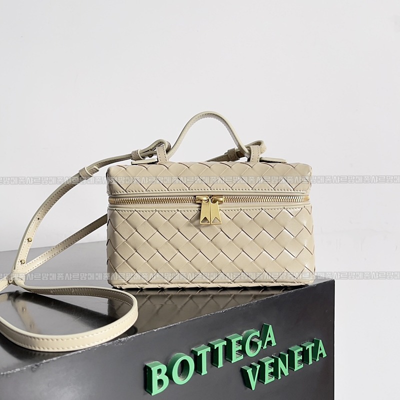 보테가베네타뱅뱅베네티케이스 20260215-103346-001루.jpg