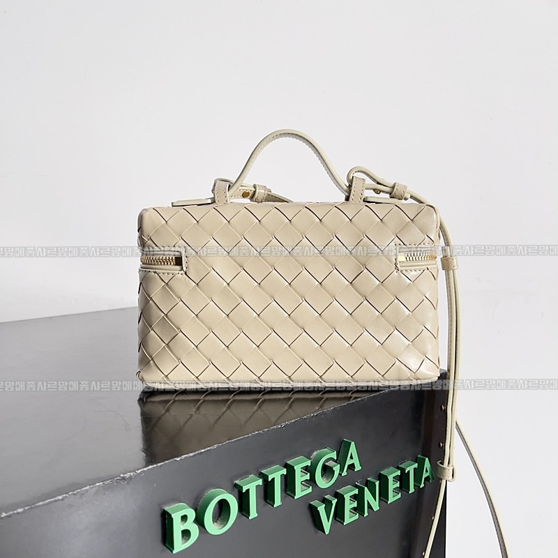 보테가베네타뱅뱅베네티케이스 20260215-103346-003루.jpg