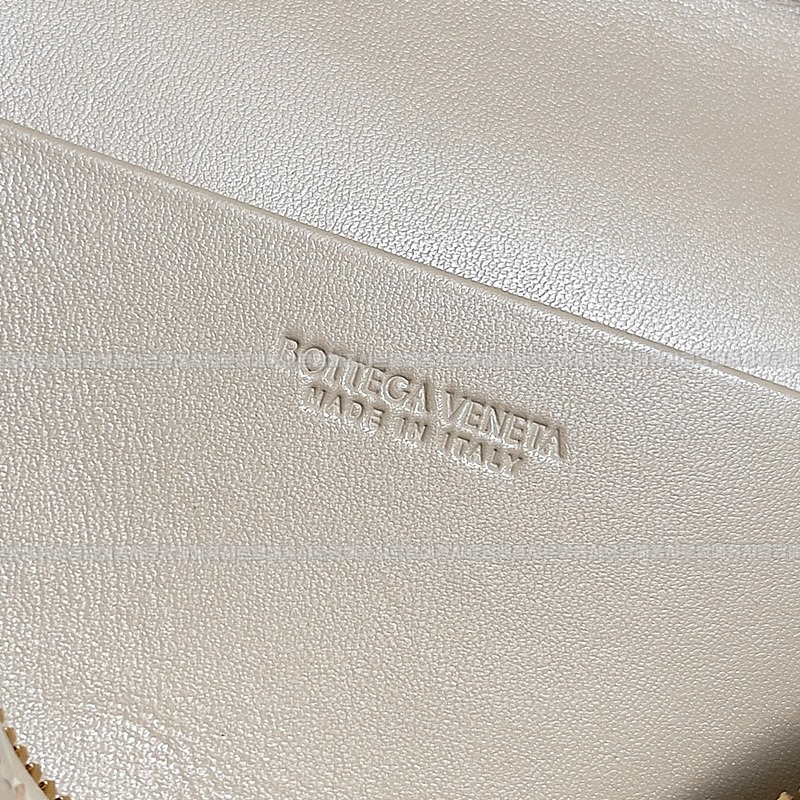 보테가베네타뱅뱅베네티케이스 20260215-103347-008루.jpg